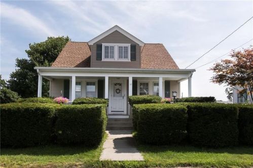 32 Law St, Warwick, RI 02889-1014