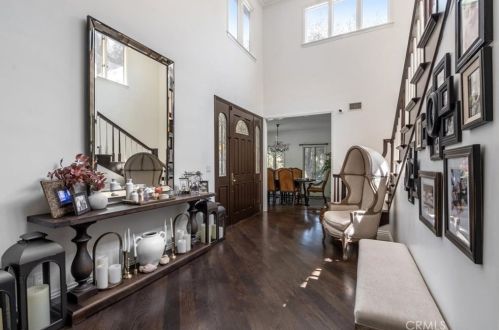 1566 Hillside Dr, Glendale CA  91208-2456 exterior