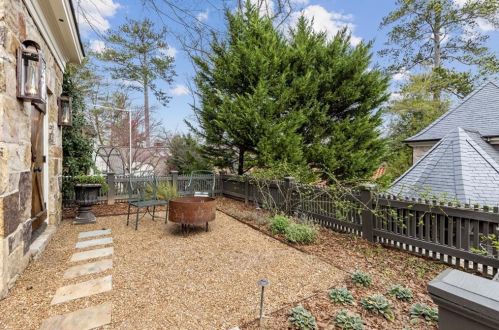 395 Beverly Rd, Atlanta GA  30309-2728 exterior