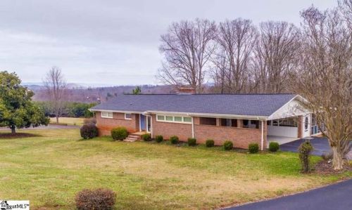 218 Crescent Hill Dr, Pickens, SC 29671-8950