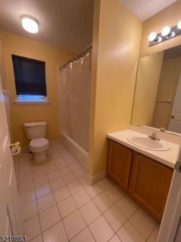 11 Crimson Ln, Dover NJ  07803-2444 exterior