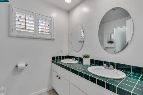 3707 Sheridan Ct, Concord CA  94518-1627 exterior