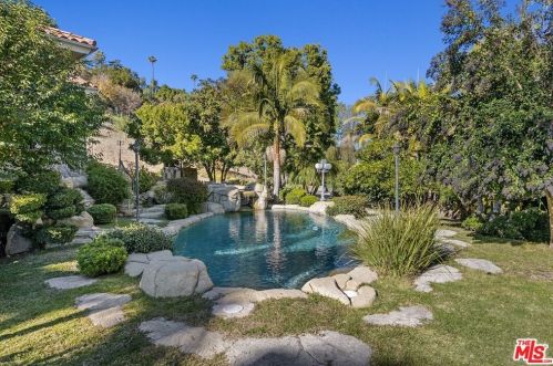 4601 Balboa Ave, Van Nuys CA  91316-4106 exterior