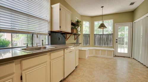 313 Pinnacle Dr, Cedar Hill TX 75104-5115 exterior