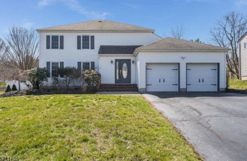 8 Kenner Ct, Flemington, NJ 08822-2054