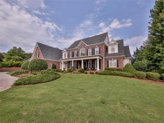 135 Inwood Ter, Roswell, GA 30075-6865