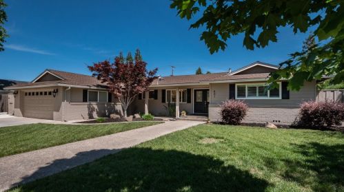 601 Fleetwood Dr, Modesto, CA 95350-2251