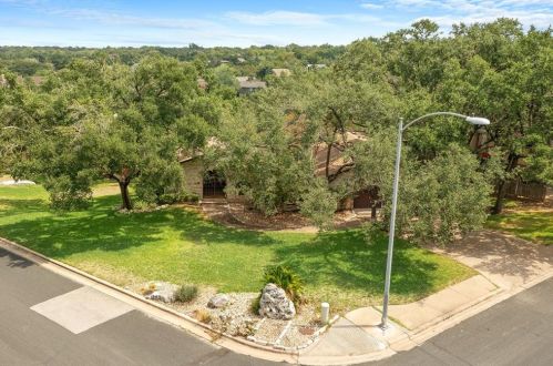 8429 Adirondack Trl, Austin TX  78759-7937 exterior