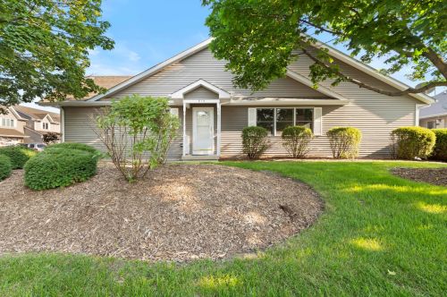 814 Paige Ln, Pingree Grove, IL 60140-7705