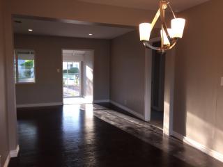 7520 Hesperia Ave, Los Angeles CA  91335-3241 exterior
