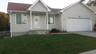 4301 Thatcher Ln, Lincoln, NE 68528-2186