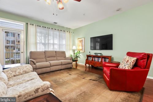 213 Timberlake Dr, Trenton NJ  08618-1457 exterior