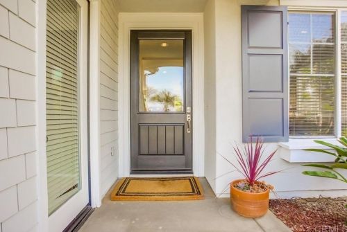 281 Rain Tree Dr, Encinitas, CA 92024-1569