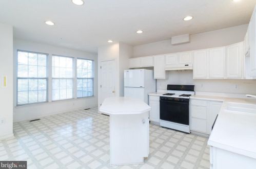 7004 Dasher Farm Ct, Columbia, MD 21045-8205