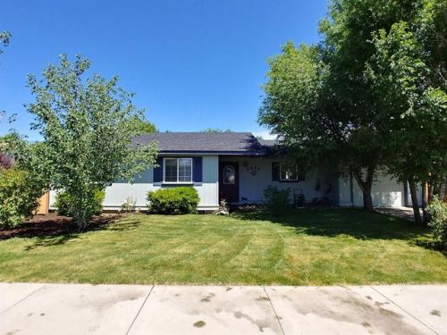 2233 Quartz Ave, Eagle Crest, OR 97756-8637