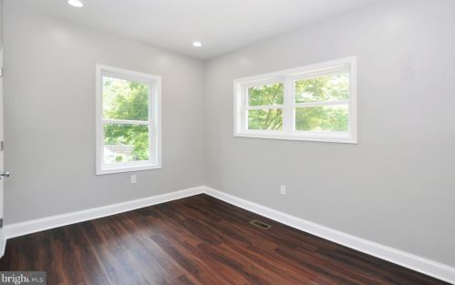 1002 Robin Rd, Silver Spring MD 20901-1872 exterior