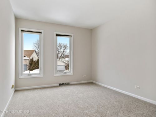 385 Aristocrat Dr, Lemont IL  60490-3189 exterior