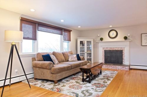 21 Cornwall Rd, Norwalk, CT 06850-1808