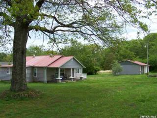 2190 Roberts Rd, Lexington, TN 38351-8512