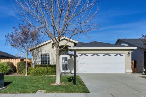 236 Yosemite Cir, Vacaville, CA 95687-3479