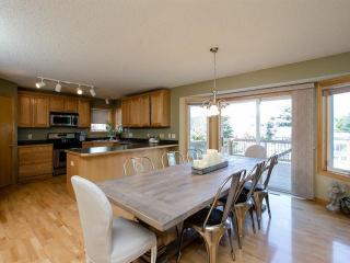 1664 Windsor Dr, Prior Lake, MN 55379-7074