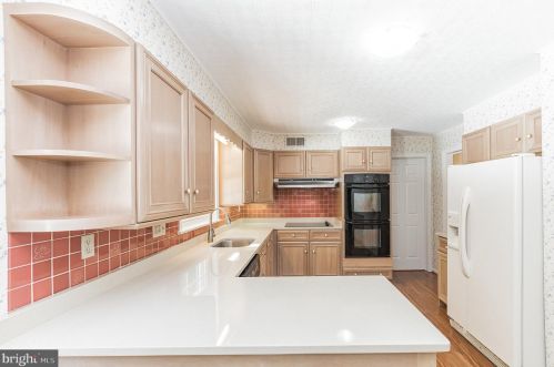 13825 Gate Dr, Silver Spring MD 20906-2208 exterior