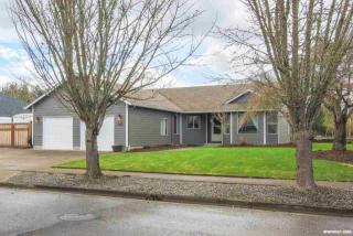 1352 Burnett St, Stayton, OR 97383-2070