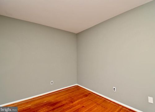 6153 Roxbury Ave, Springfield VA  22152-1625 exterior