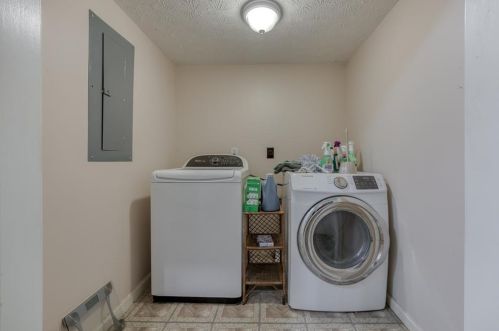 359 Saddle Trl, Jefferson GA  30549-4490 exterior