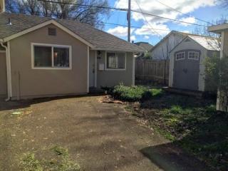 1317 Mill St, Roseburg OR  97470-4007 exterior