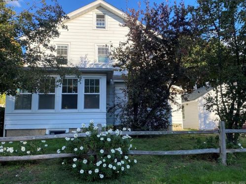 18 Nelson Ave, Norwalk CT  06851-3925 exterior