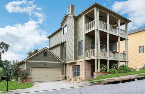 201 Bowen Cir, Atlanta GA  30315-2603 exterior