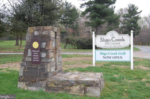 1524 Red Oak Dr, Silver Spring MD 20910-1549 exterior