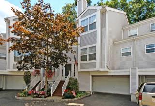 1305 Grandview Ct, Whippany, NJ
