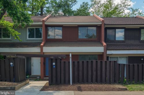 1330 Northgate Sq, Herndon, VA 20190-3706