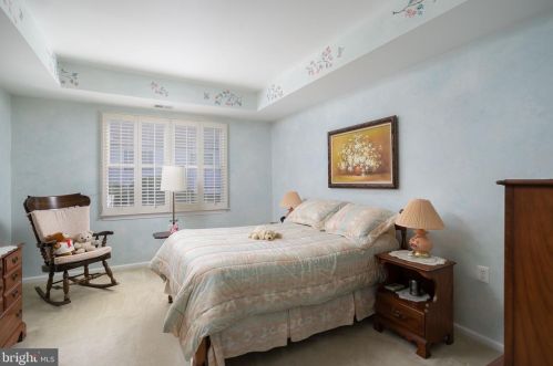 173 Meadowlark Dr, Trenton NJ  08690-3545 exterior