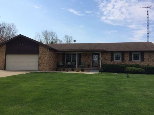34 Woodland Hills Dr, Bismarck, IL 61814-5055