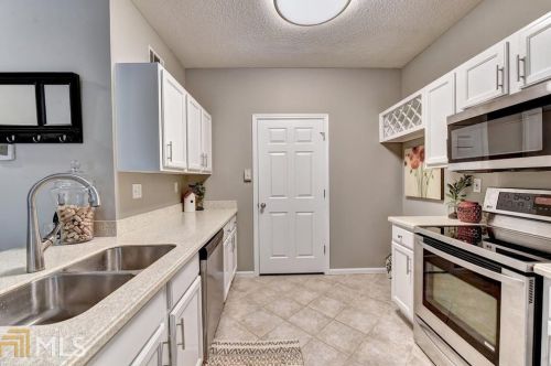 4333 Dunwoody Park, Atlanta GA  30338-5795 exterior