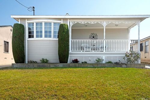 4678 140th St, Hawthorne, CA 90250-6816