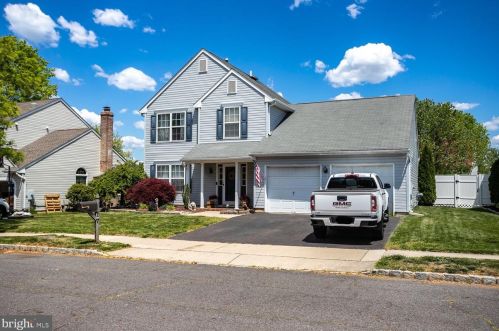 17 Sunflower Ln, Trenton, NJ 08620-3003