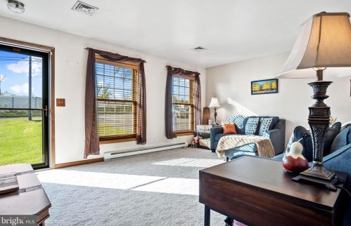 231 Alters Rd, Carlisle PA 17015-8969 exterior