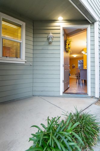 8252 Crystal Walk Cir, Elk Grove, CA 95758-8081