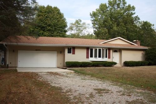4077 Timber Ln, Nelson, IL 61021-9483