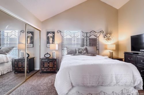 990 Zeno Way, Aurora CO 80017-3394 exterior