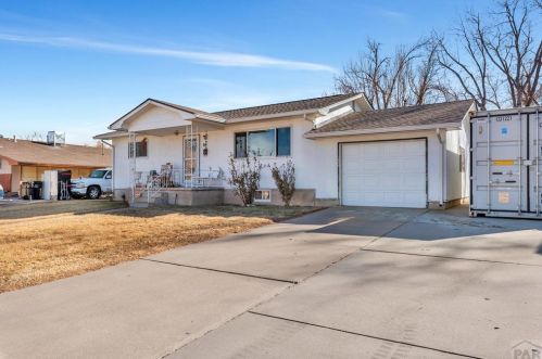 84 Drake St, Pueblo, CO 81005-1945