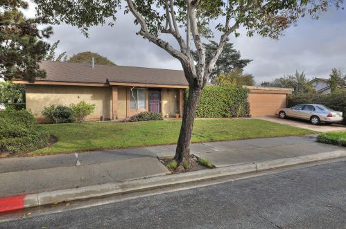 4686 Aragon Dr, Carpinteria, CA 93013-1629