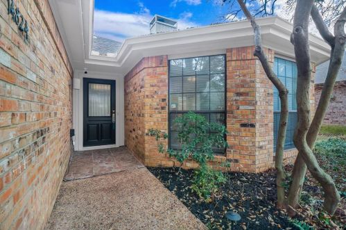 14824 Sopras Cir, Addison TX  75001-4411 exterior
