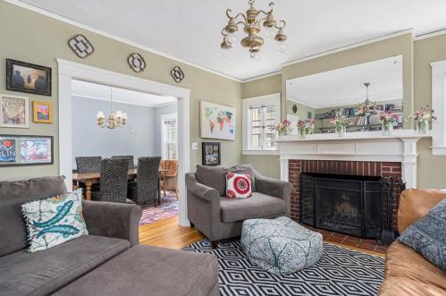 41 Roslyn Ave, Providence, RI 02908-2823