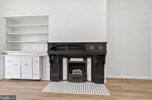 1602 Broad St, Philadelphia, PA 19121-3405