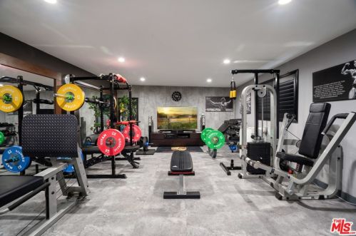 612 Ivy St, Glendale CA  91204-1027 exterior